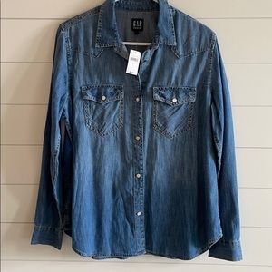 GAP- women’s denim long sleeve shirt